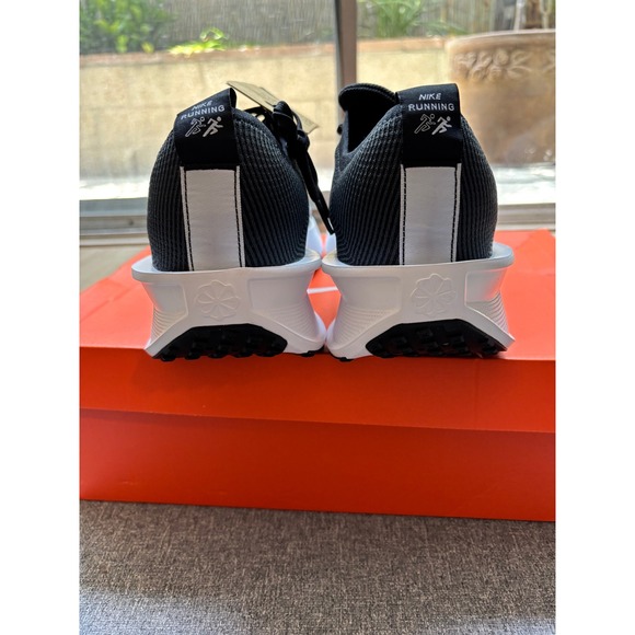 Athletic_Shoes